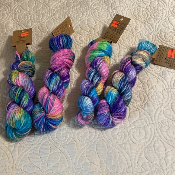 New Yarn 22 skeins - varying weights & fiber - Picture 10 of 10